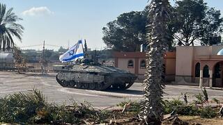 תיעוד: כניסת כוחות צוות הקרב של חטיבה 401 למעבר רפיח בצידו העזתי