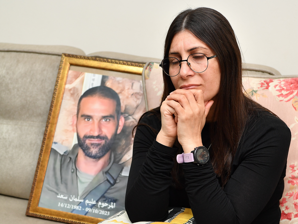 מונה. "הגדולה שלי תסיים י"ב ותמשיך ללכת בדרכו" (צילום: פאול אורלייב ) ערין, נאהד ומונה, שלוש אלמנות של לוחמים דרוזים שנפלו
