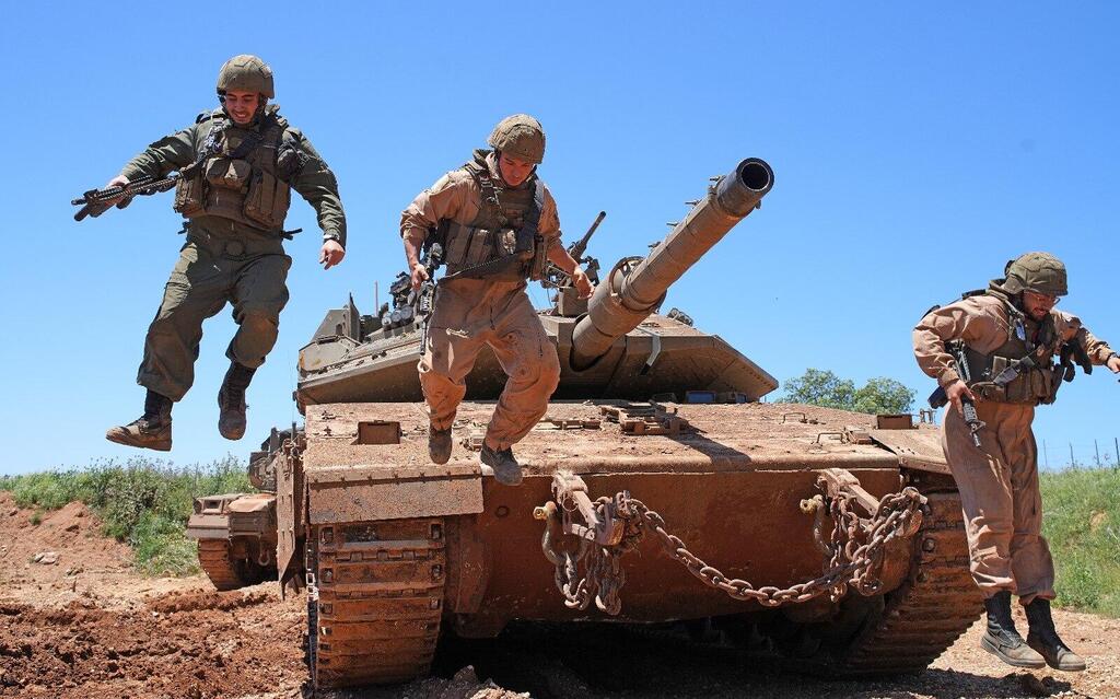 Armored Corps soldiers using American uniforms (Photo: Effie Sharir) לוחמי השריון מחטיבה 188 בהר דב עם הסרבלים הישנים