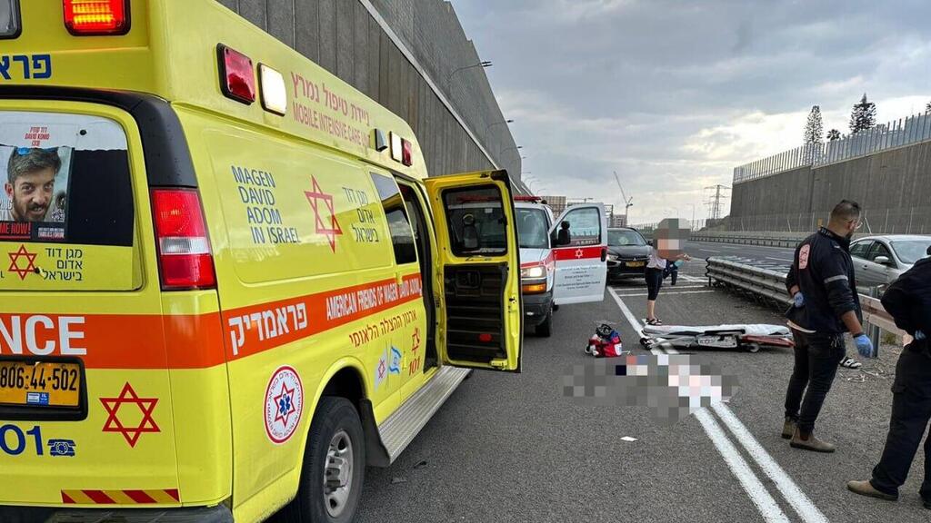 צילום: תיעוד מבצעי מד"א רוכבת אופניים נפצעה בתאונת דרכים בכביש 531