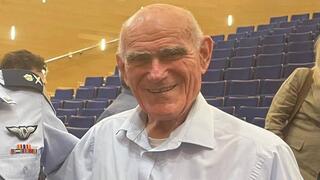 יונתן אטקס ז"ל (מימין)