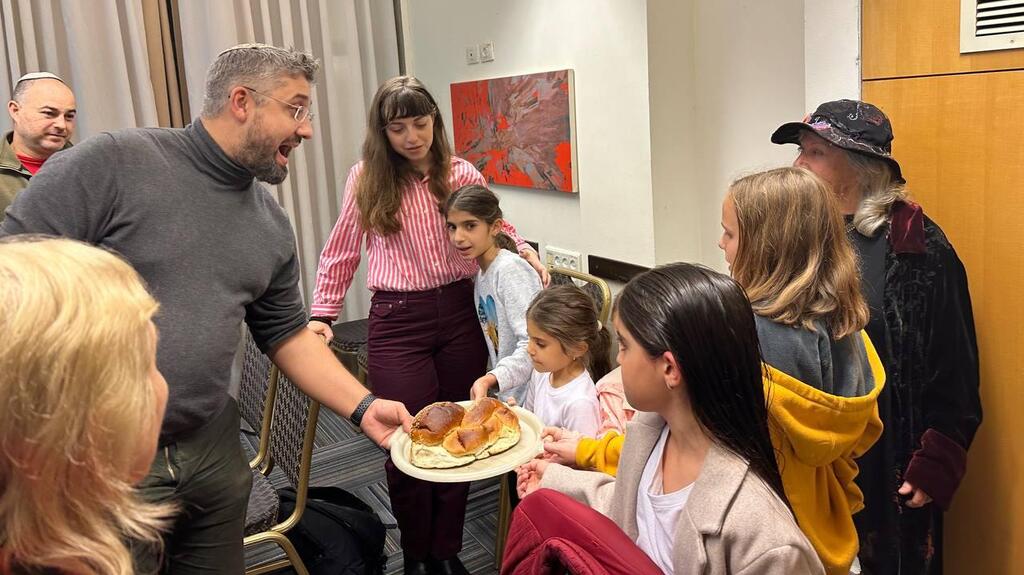 Shabbat at the Rabbi Minich's Synagogue in Jaffa (Photo: Courtesy) Shabbat at the Rabbi Minich's Synagogue in Jaffa