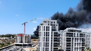 השריפה כפי שהיא נראית מקריית אונו שריפה בתל השומר