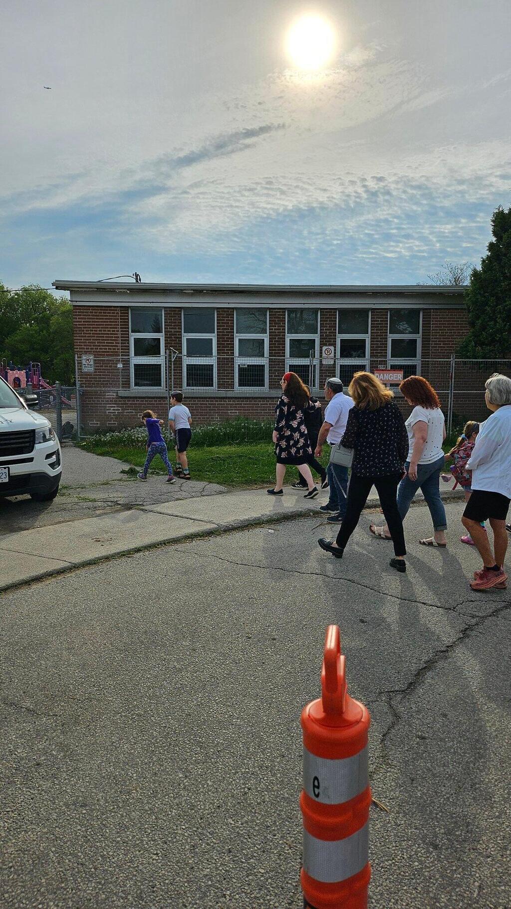 Community support walk (Photo: X) מלווים את הילדים לבית הספר