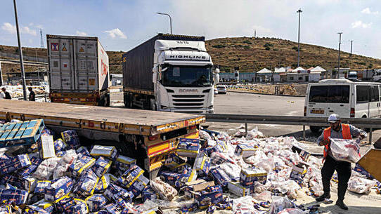 Israeli authorities struggle to control aid truck vandalism incidents – Ynetnews