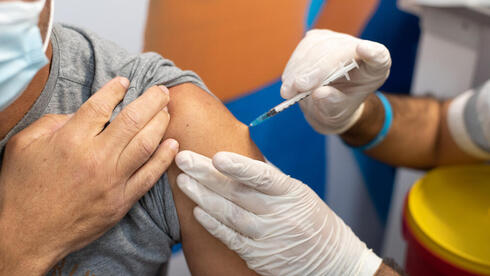 Meet the Israeli doctor who revealed a major COVID vaccine side-effect - Vimarsana News
