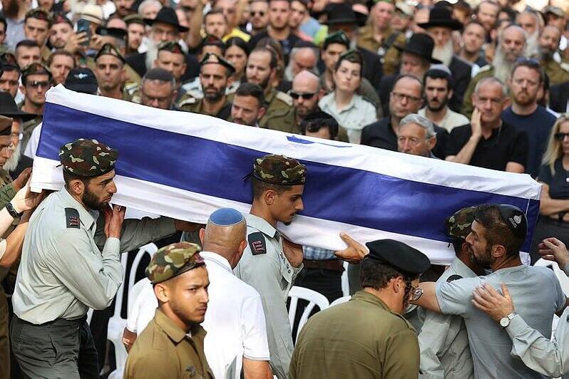 הלווייתו של סרן ישראל יודקין ז"ל (צילום: עמית שאבי) הלווייתו של סרן ישראל יודקין ז"ל
