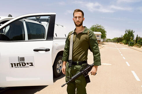 After October 7, former IDF lone solider returns from US to defend his kibbutz - Vimarsana News
