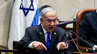 מחאה נגד בנימין נתניהו במליאת הכנסת ביום ה-234 למלחמה מחאה נגד בנימין נתניהו במליאת הכנסת ביום ה-234 למלחמה