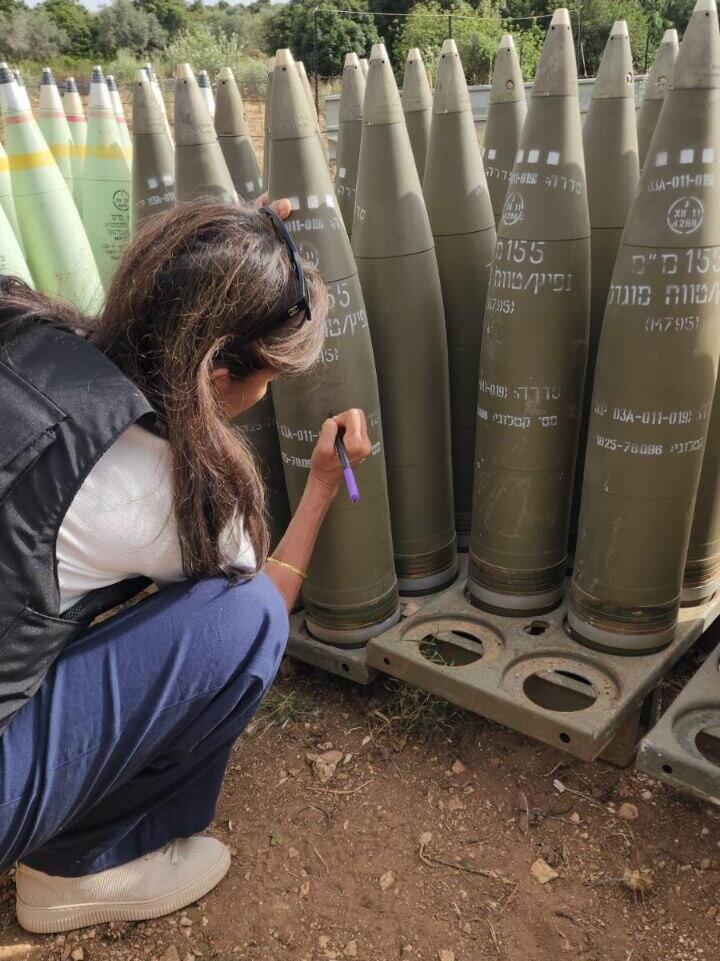 ביקורה של ניקי היילי בסוללת התותחנים ובראש הנקרה