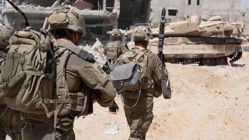 Palestinians report IDF tanks enter central Rafah - Vimarsana News