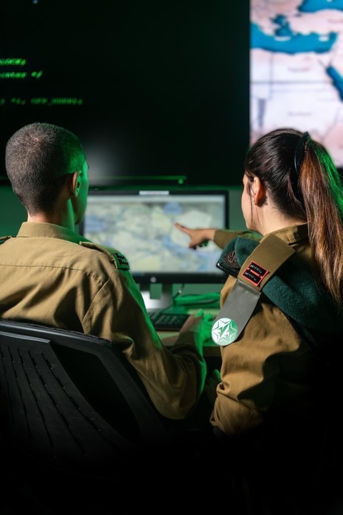 קצינים ב-8200