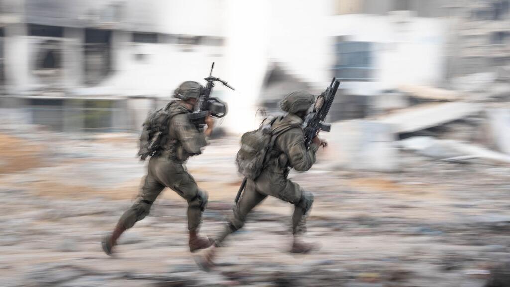 הכוחות בלחימה בג'באליה (צילום: דובר צה"ל ) כוחות אוגדה 98 השלימו את משימתם במזרח ג׳באליא ויצאו להיערכות להמשך לחימה ברצועת עזה