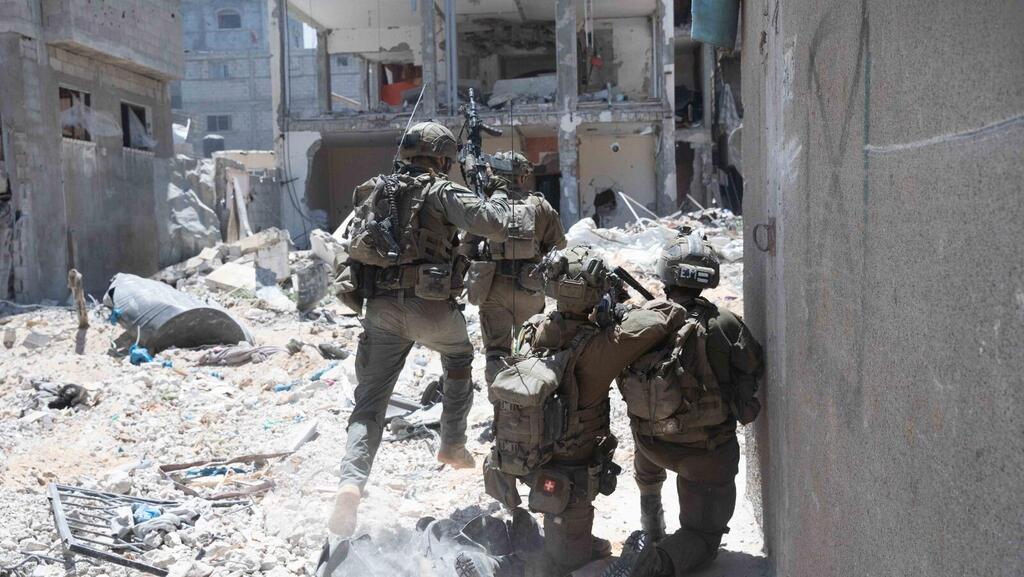 IDF troops operate in Rafah (Photo: IDF) איתור אמצעי לחימה ומשגרים סמוך לציר פילדלפי; תיעוד מלחימת צוות הקרב של חטיבת גבעתי ברפיח