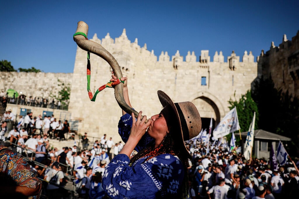 Photo: REUTERS/Ammar Awad מצעד הדגלים בירושלים
