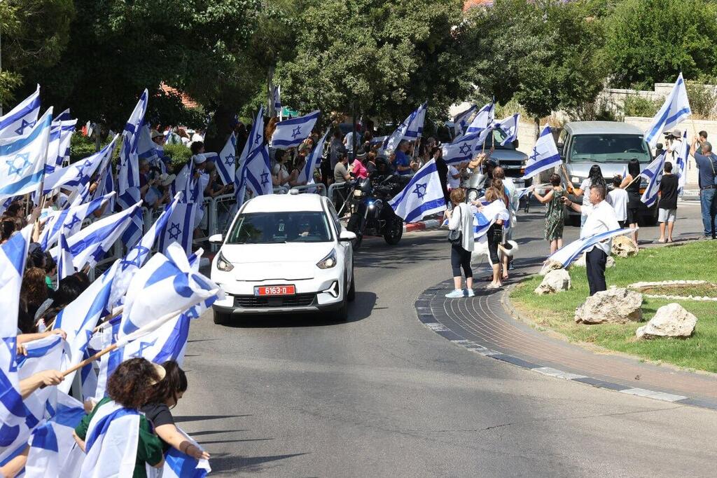 צעדת דגלים לזכרו של פקד ארנון זמורה ז"ל