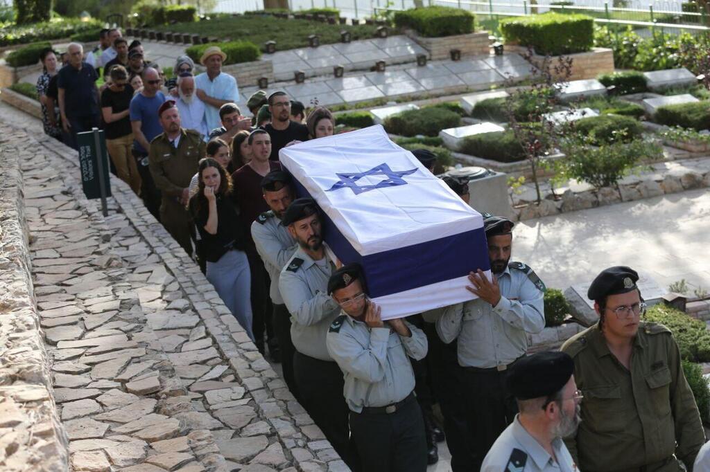 Elon Waiss' funeral (Photo: Alex Kolomoisky) הלווייתו של רב סמל בכיר אילון ויס ז"ל