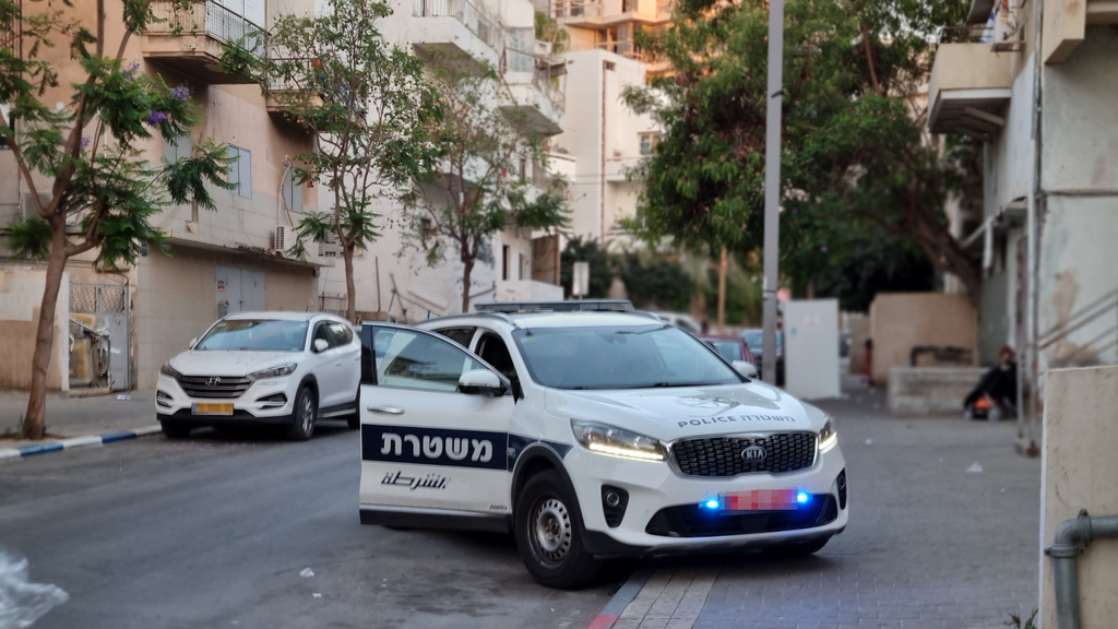 ניידת משטרה. שורה ארוכה של אירועים פליליים (צילום: יריב כץ) ניידת משטרה