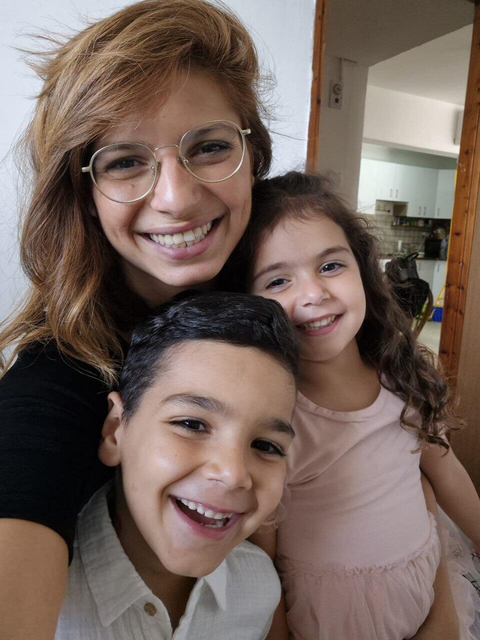 Dalit Nalkan and her children דלית נלקן