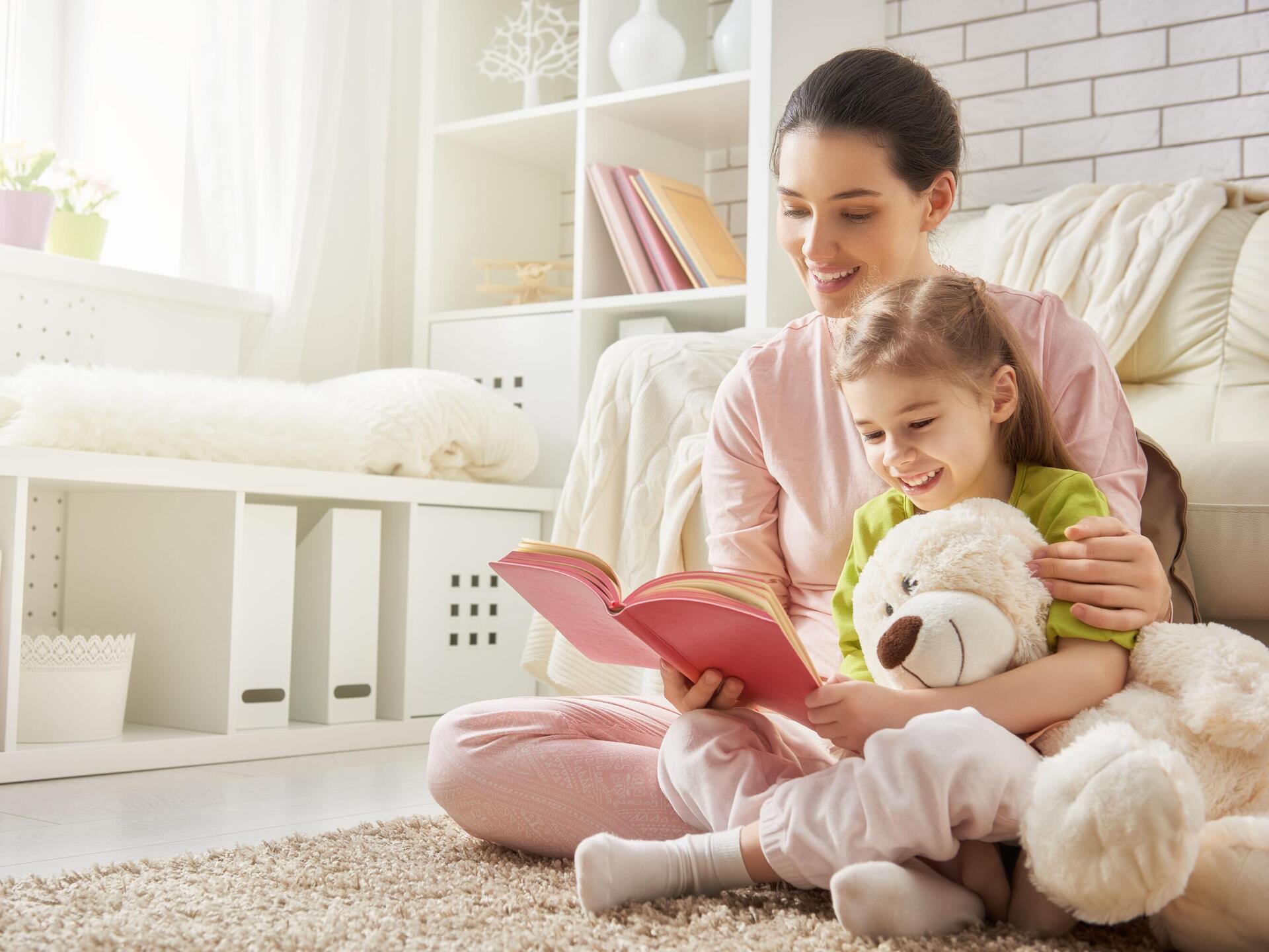 לקרוא לילדה (צילום: Creative ASAP/Shutterstock) לקרוא לילדה