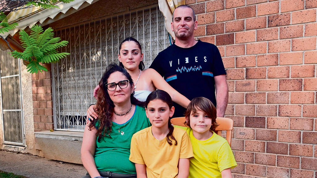 משפחת גלבוע. ההורים אמיר ונוגה והילדים דניאל, אילת ואיל (צילום: הרצל יוסף) yk13941130