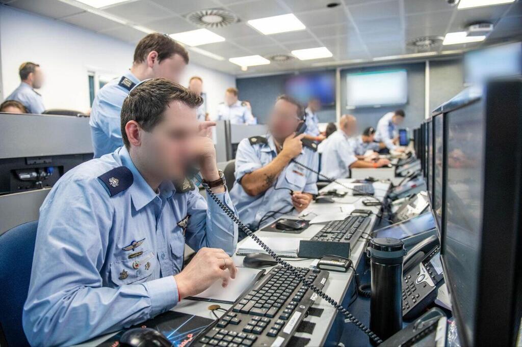 IAF situation room (Photo: IDF Spokesperson's unit) חמ"ל ענף חקר ביצועים