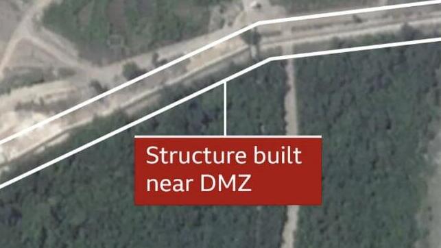 תצלומי לוויין צפון קוריאה בונה חומה בגבול עם דרום קוריאה