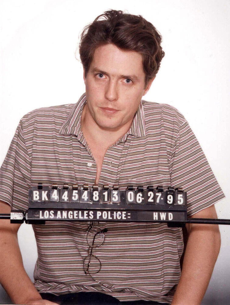 יו גרנט (צילום: Steve Granitz/WireImage) מאג שוט יו גרנט 1995