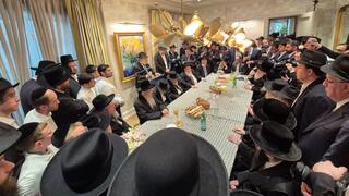 דינר במעונו של הנגיד, הרב ברוך קרפינקל בברוקלין