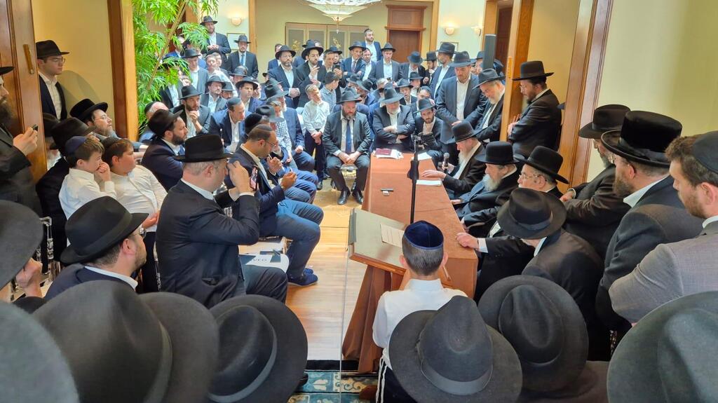 A fundraiser in the US for haredfi yeshivas אחד מאירועי גיוס התרומות