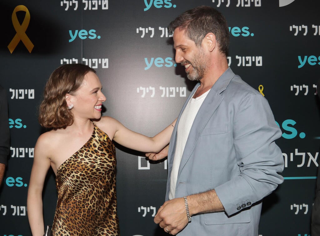 השחקנית הטובה ביותר, כך אומרים. שירה האס (צילום: ענת מוסברג) טיפול לילי