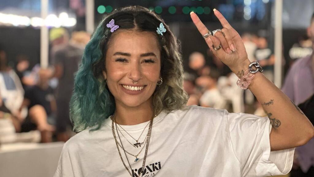 שורדת הנובה ללה לוי, במופע המחווה לנובה בפארק הירקון (צילום: רועי אלמן) שורדת הנובה ללה לוי, במופע המחווה לנובה בפארק הירקון