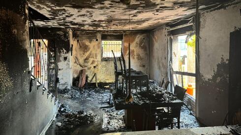 Mother rescues her 8 children from fire, then collapses and dies