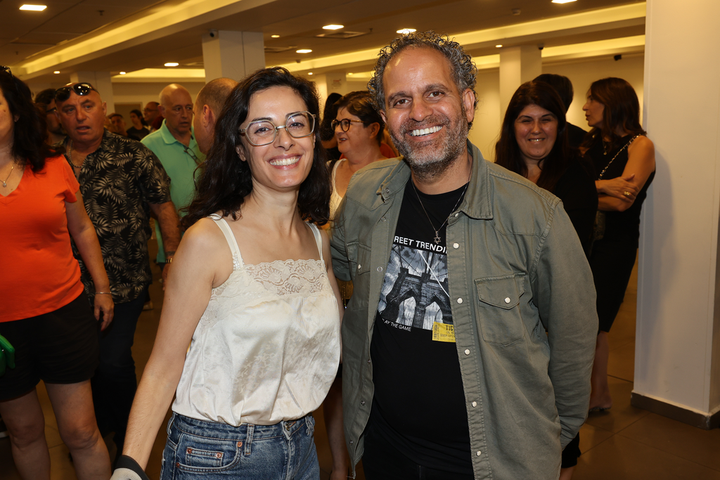 תודה שבאתם. בני ברוכים ויפית אסולין (צילום: רפי דלויה) פרימיירה הצמה של אבא