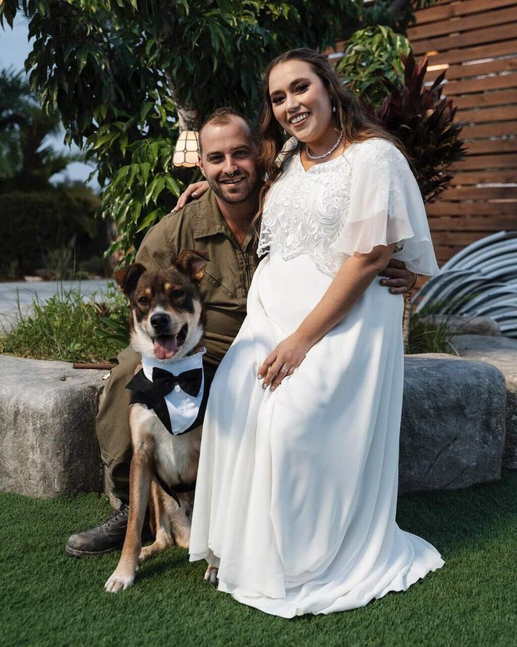 Atlow and his wife at their field wedding in November (Photo: Aviv Tishler) אור שנייברג, ישראל אטלו - החתונה המאולתרת של ישראל אטלו בשטח - 14.11
