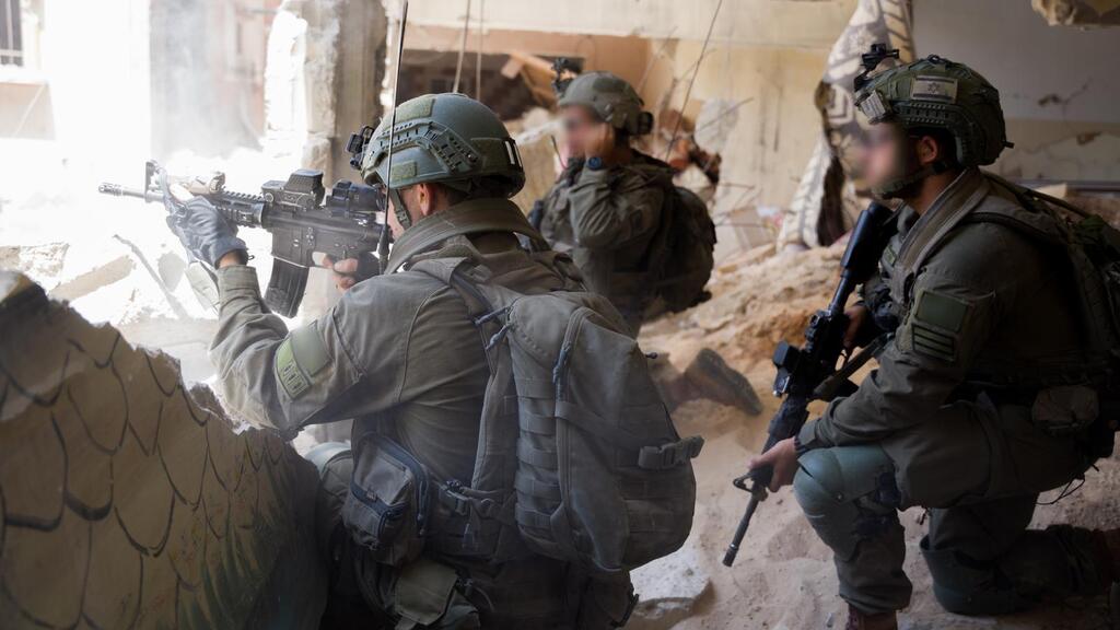 IDF forces in Shijaiyah (Photo: IDF Spokesperson's Unit) תיעוד מהשמדת המנהרות, אמצעי לחימה שנמצאו ופעילות כוחות הצנחנים בשג'אעיה