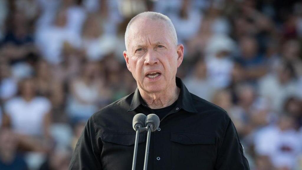 גלנט (צילום: שחר יורמן) יואב גלנט שר הביטחון בטקס סיום קורס קצינים קרביים מחזור 69