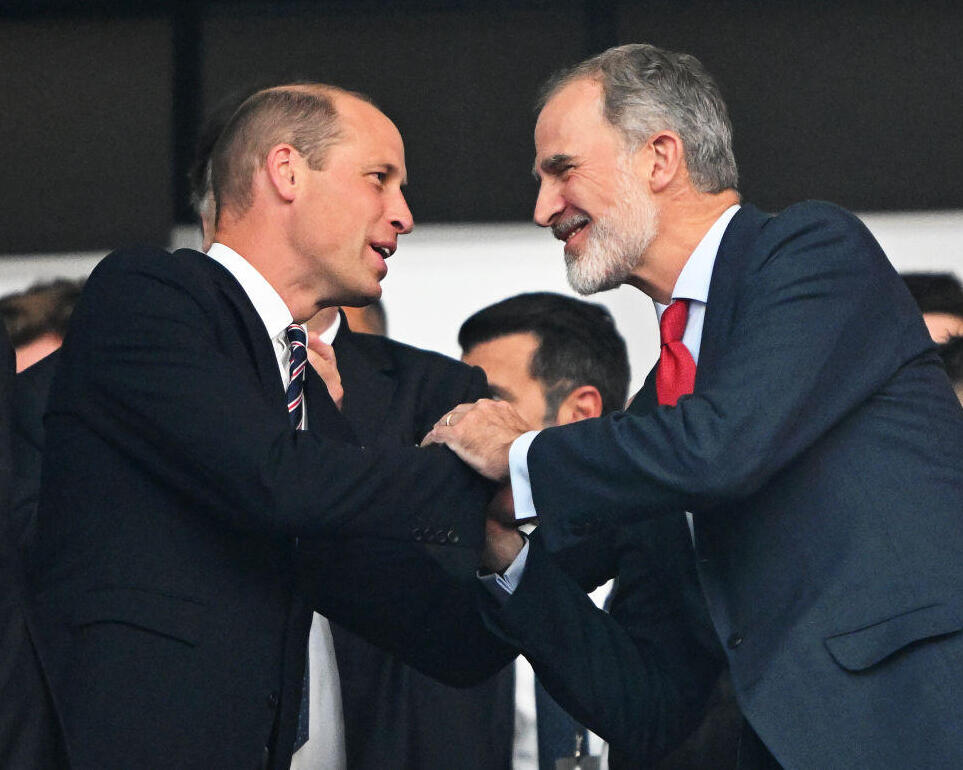 הטוב ביותר ניצח. פליפה מלך ספרד והנסיך וויליאם (צילום: Robert Michael/picture alliance via Getty Images) פליפה מלך ספרד הנסיך וויליאם