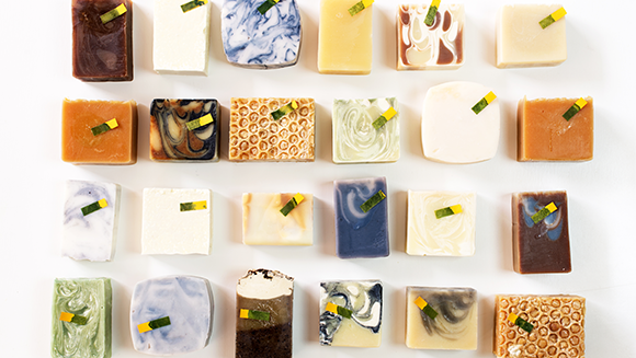 How should we bathe?  Enhance your hygiene routine with optimal bathing practices, Solid soaps 