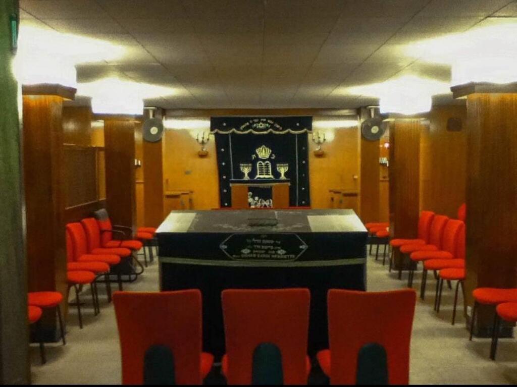 The local synagogue (Photo: Ayelet Mamo Shay) בית הכנסת באנסי. תפילות בשבתות ובמועדים