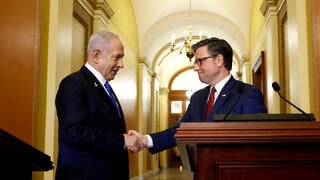 בנימין נתניהו ומייק ג'ונסון בקונגרס
