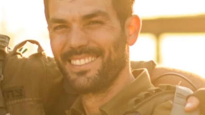 Staff Sergeant (res.) Moti Rave (Photo: IDF Spokesperson's Unit) רב"ט (במיל') מוטי רווה, מהיישוב שני, לוחם מפעיל צמ"ה, חטיבת גבעתי (84), נפל בקרב בדרום רצועת עזה. בן 37 בנופלו.