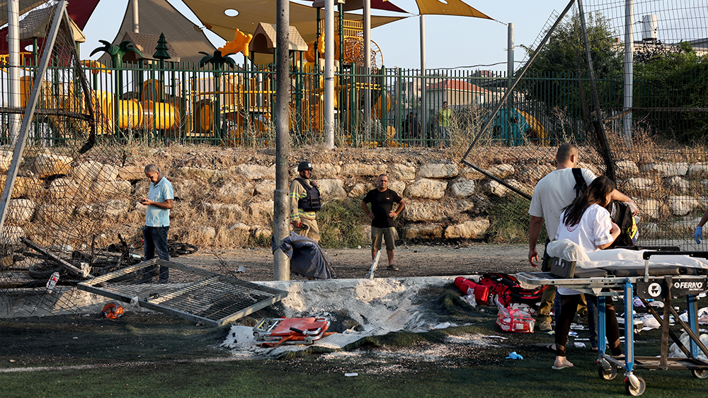 זירת הפגיעה במג'דל שמס (צילום: EPA/ATEF SAFADI) זירת הפגיעה במג'דל שמס