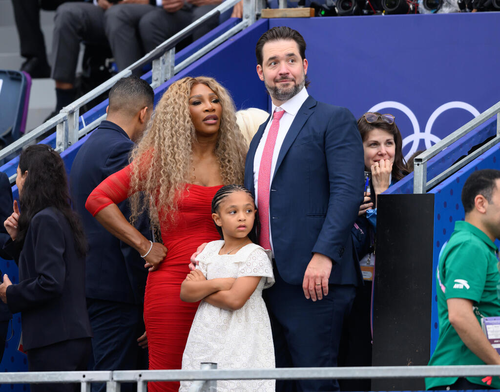 Serena Williams and family denied entry to Paris restaurant, Restaurant  issues apolog