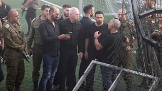 יואב גלנט במג'דל שמס לאחר הירצחם של 12 הילדים מהירי הרקטי של ארגון הטרור חיזבאללה