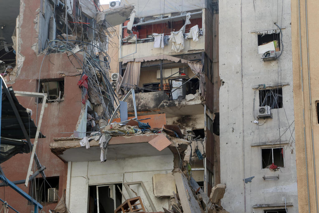 The Beirut building where Shukr was eliminated (Photo: REUTERS/Mohamed Azakir) הבניין בו חוסל המחבל פואד שוכר