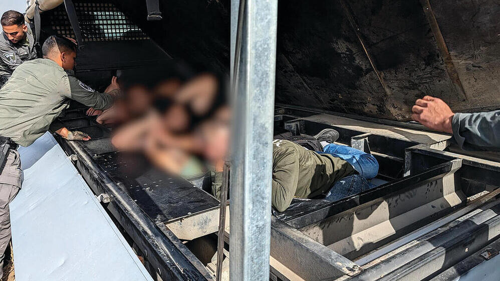 הברחת פועלים פלסטינים לישראל (צילום: דוברות המשטרה) yk14026704
