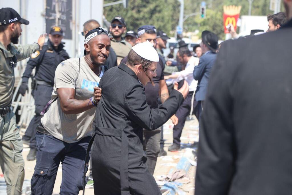 מחאת חרדים מול הבקו"ם