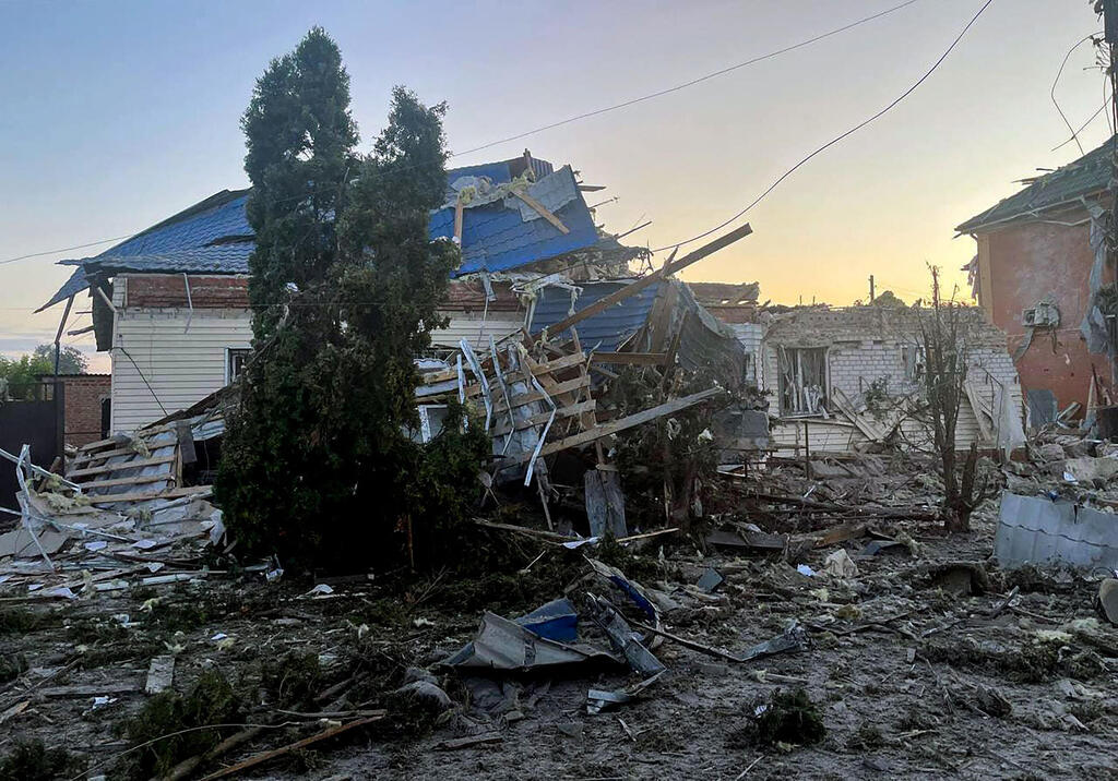 צילום: GOVERNOR OF KURSK REGION / AFP הריסות במחוז קורסק ב רוסיה ליד גבול אוקראינה ירי כטב"מים ו טילים