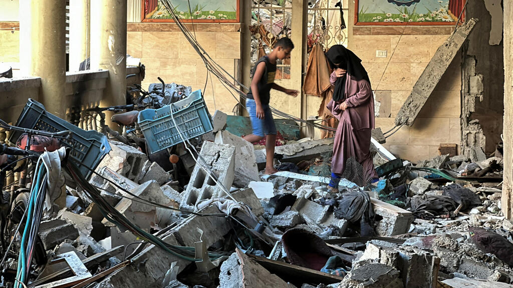 "המספרים מוגזמים". ההריסות בעזה (צילום: REUTERS/Abed Sabah) הריסות מבנה בית הספר בעזה בו שהו מחבלים שהותקף על ידי צה"ל